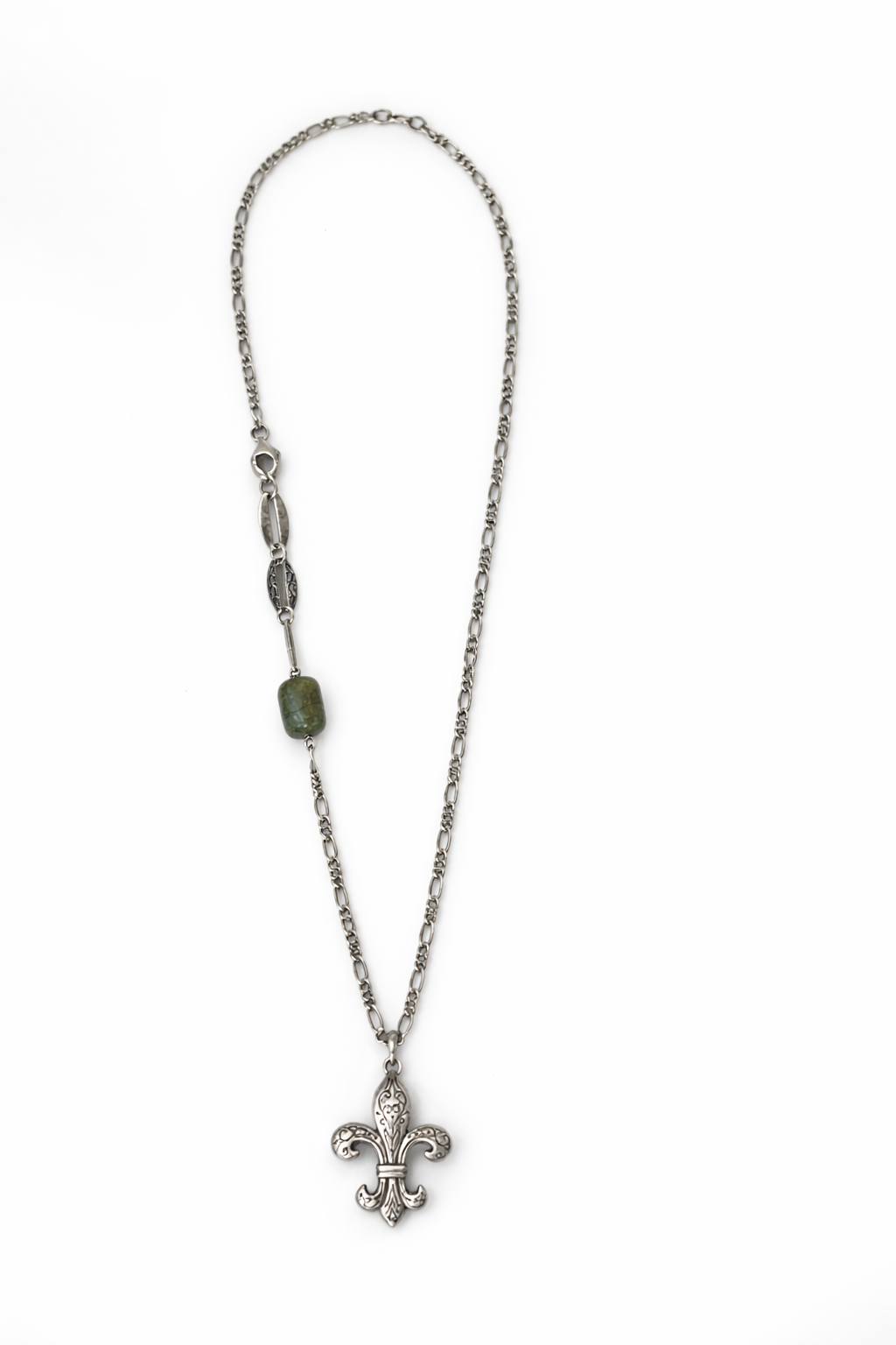 Vintage Sterling Silver Fleur-de-Lys necklace with Labradorite